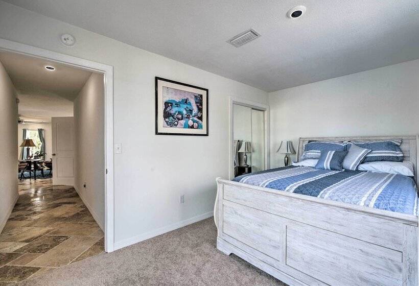 Newly Remodeled Gem On Homosassa River Canal!