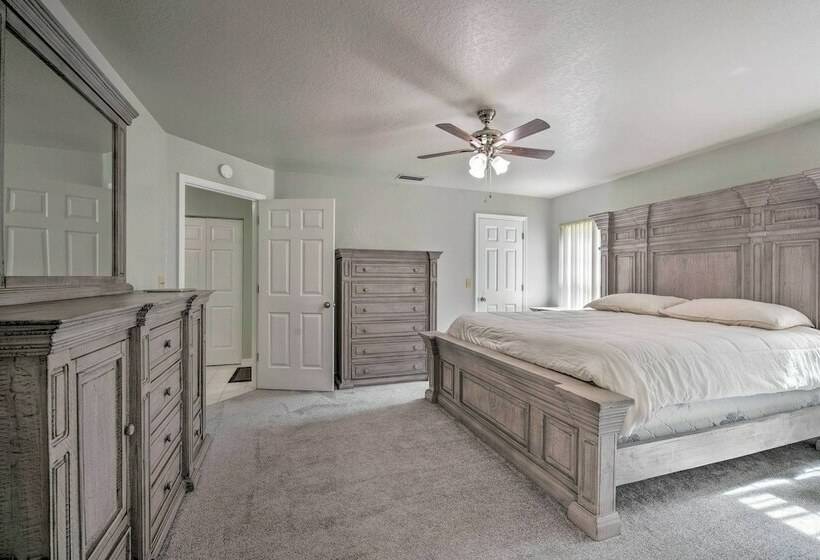 Ocala Home W/ Fireplace + Near Golf Courses!