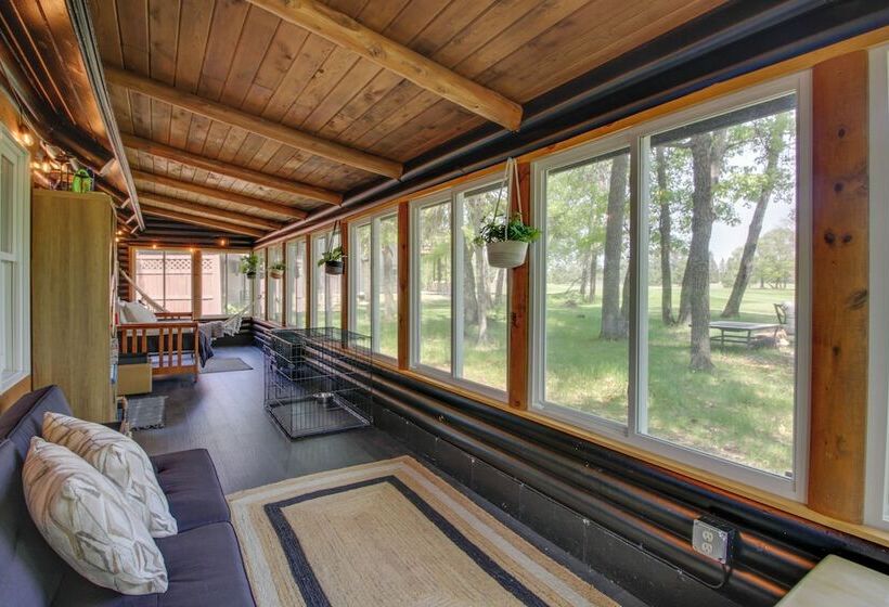 Pet Friendly Breezy Point Cabin: 1 Mi To Beach!