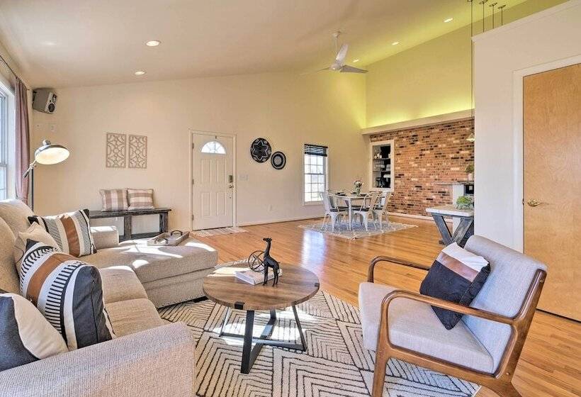 Pet Friendly Cottage With Game Room & Fire Pit!