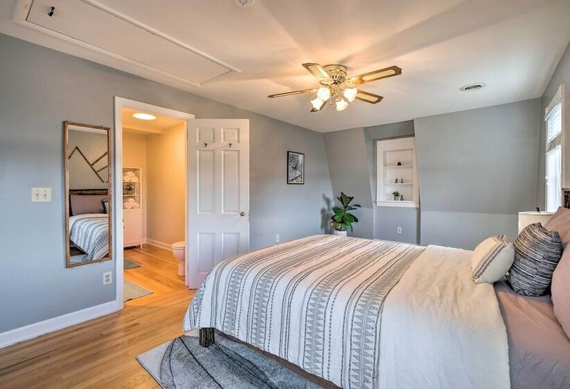 Pet Friendly Cottage With Game Room & Fire Pit!