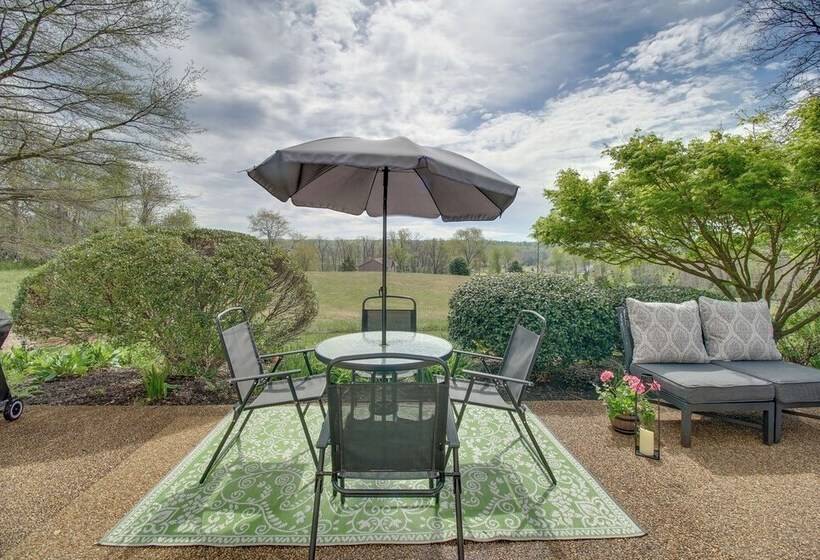 Pet Friendly Cottage With Game Room & Fire Pit!