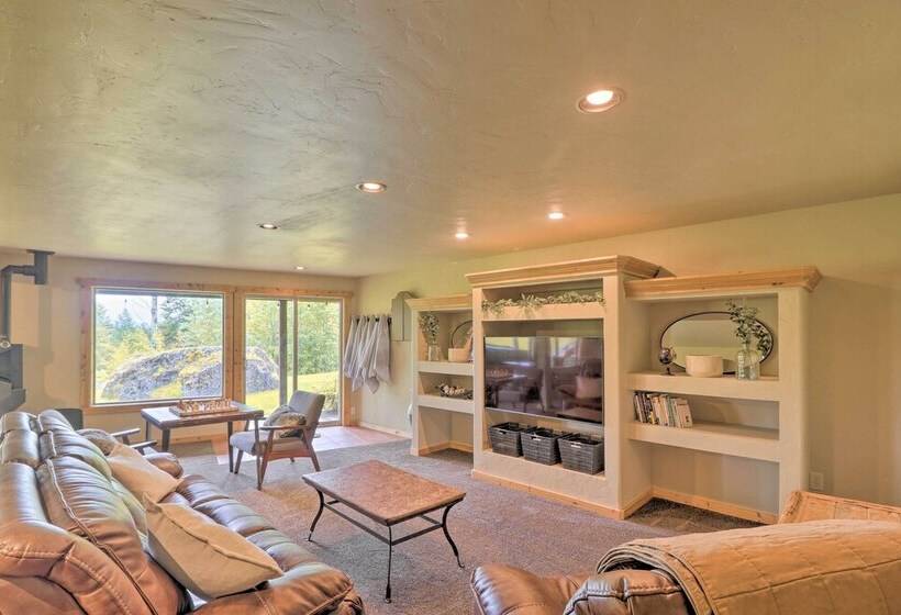 Quiet + Elegant Whitefish Home W/ Hot Tub