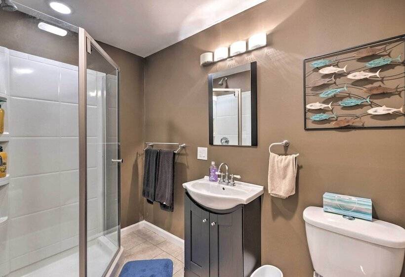 River S Edge Retreat With Kayaks & River Access!