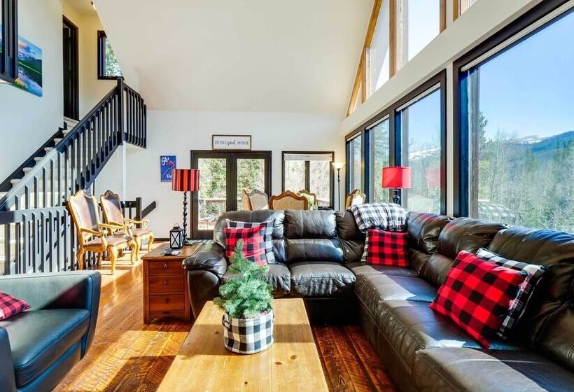 Roomy Alma Cabin W/ Pool Table: Ski, Hike, & Fish!