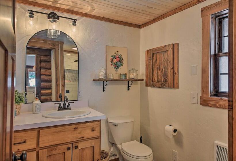Serene Kootenai Cabin   3 Mi To Dtwn & River!