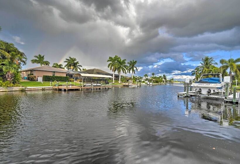Canalfront Oasis: Cape Coral Home W/ Pool & Spa