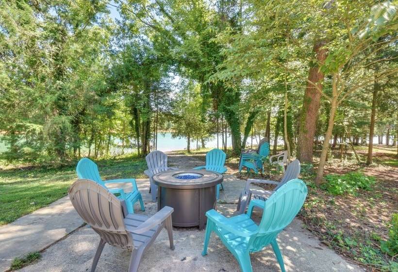 Spacious Lake Hartwell Home W/ Private Boat Dock!