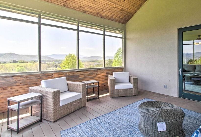 Spacious Lexington Home W/ Breathtaking Views