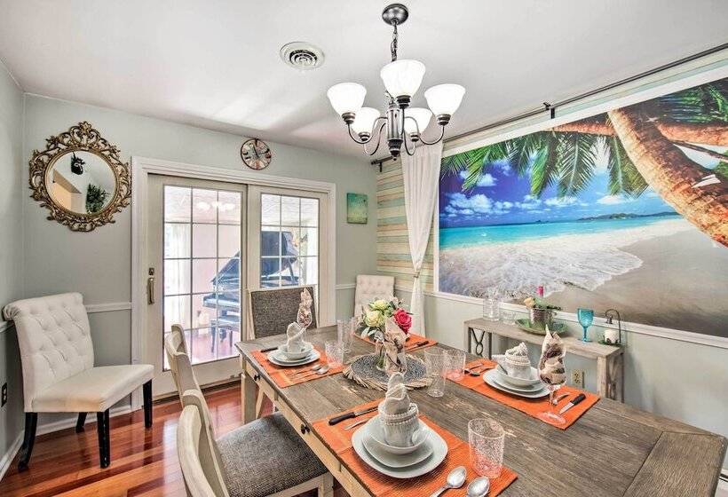 Spacious Palmyra Home W/ Fire Pit & Deck!