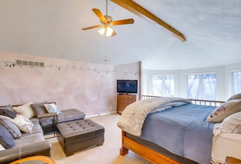 Spacious & Secluded Madison Home Near Dtwn!