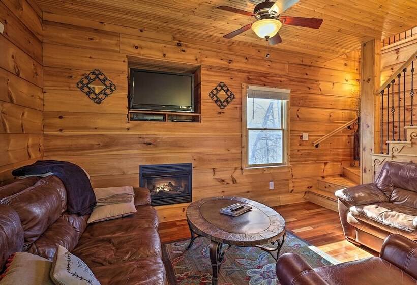 Decks & Panoramic Views: Rustic Sparta Cabin
