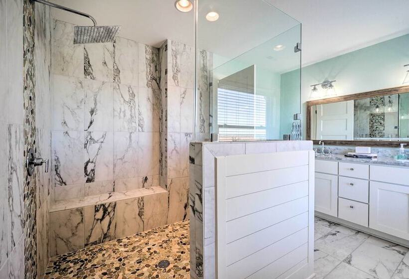 Stunning Surf City Home On Canal W/ Game Room!