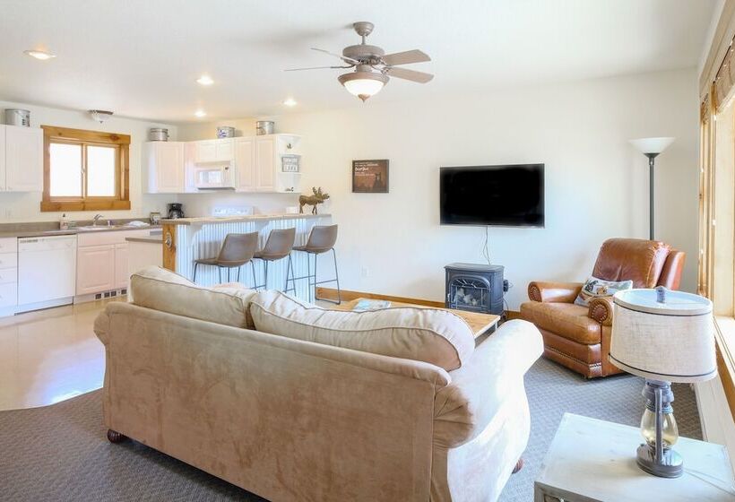 Beautiful Grand Lake Mountain Lodge