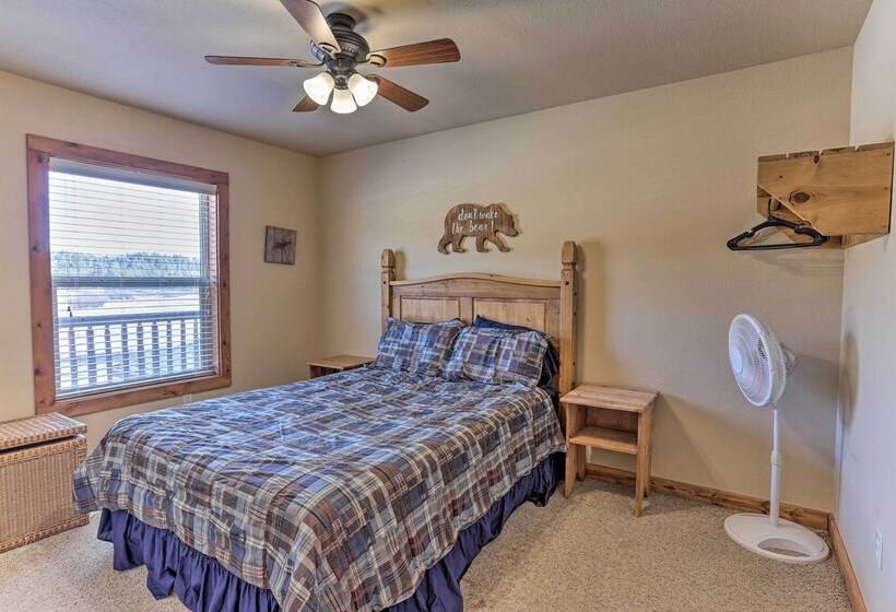 Cabin W/ On Site Trails   15 Miles To Mt Rushmore!