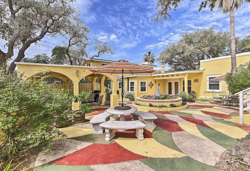 Coastal Cove  W/ Private Deck, 4 Mi To Beach
