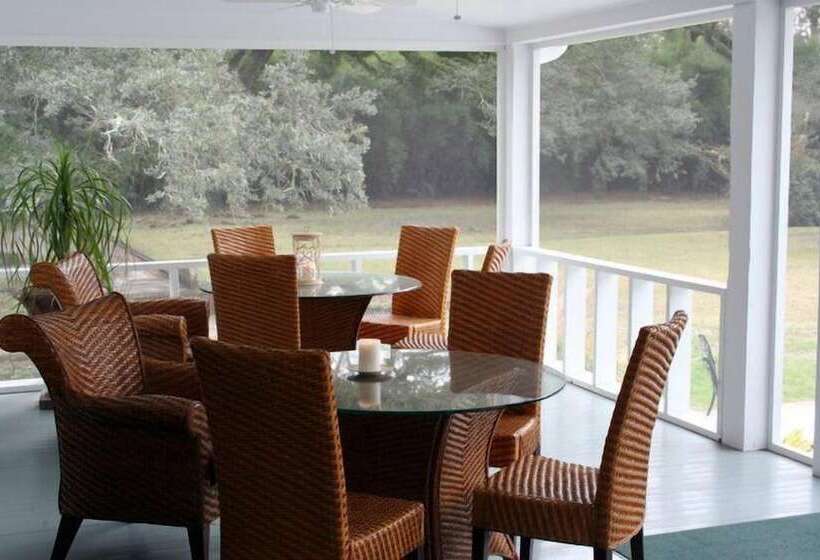 Fairfax Bed And Breakfast