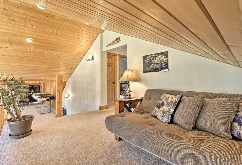 Deck, Bar & Mtn Views: Grand Granby Retreat!