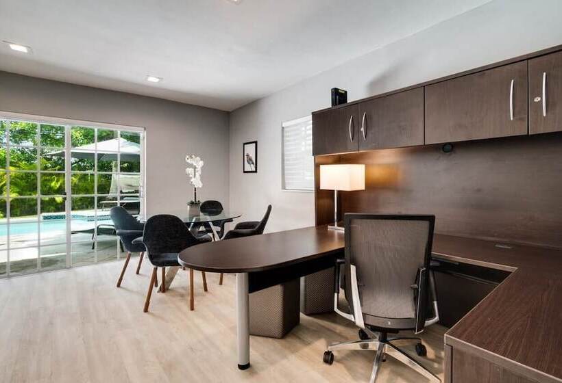 Hidden Miami Gem W/ Pool, Bbq & Minutes To Beach!
