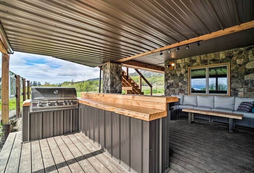 Home W/ Kachemak Bay View   5 Miles To Downtown!