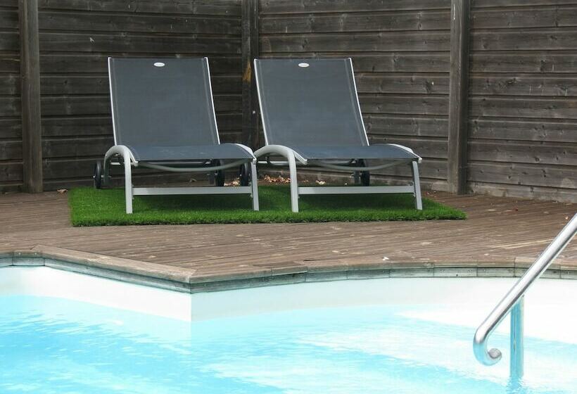 בית מלון כפרי Logis Hôtel Le Parasol