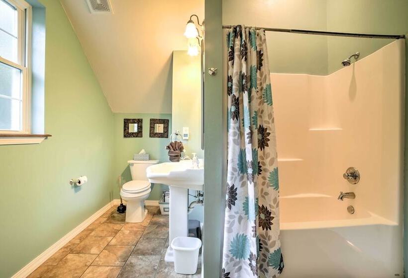 Lakefront Blue Eye Cottage W/ Hot Tub & Fire Pit!