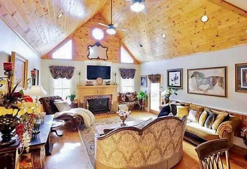 Lovely Equine Countryside Estate On 68 Acres