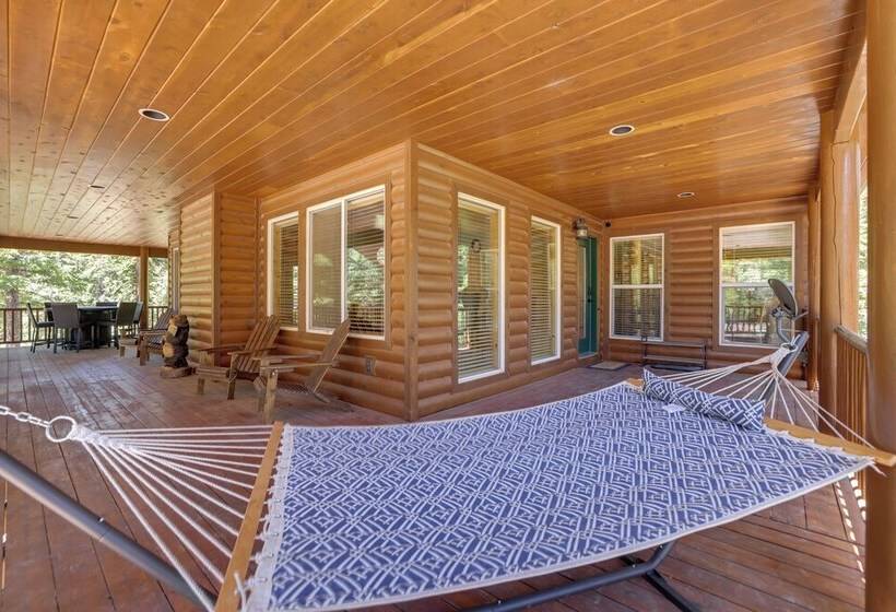 Mountain Escape: Scattered Pines Cabin W/ Deck!