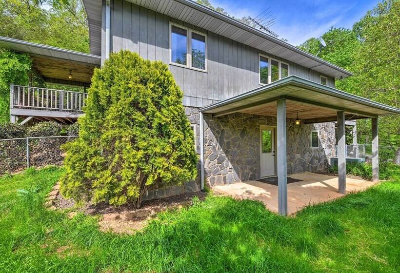 Pet Friendly Waynesville Home W/ Mountain Views!