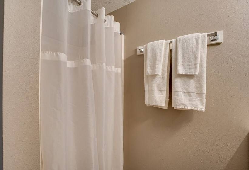 Reeds Spring Retreat W/ Lakeview Deck + Grill