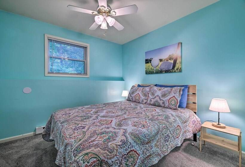 Hot Tub & Yard: Stroudsburg Home In Poconos
