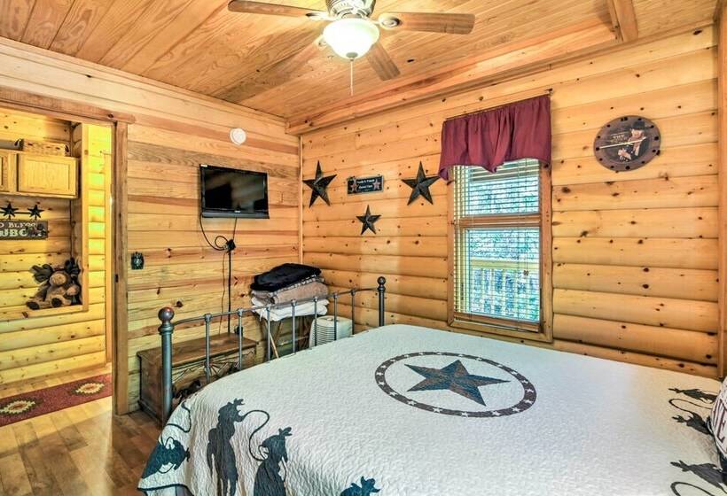 Smoky Mountain Rustic Log Cabin W/ Furnished Patio