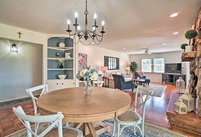 Hayesville Lake Getaway W/ Balcony & Mtn Views!