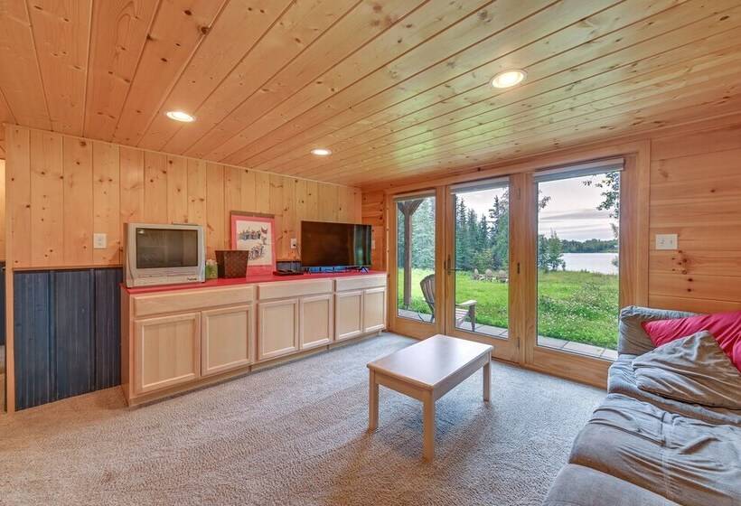 Spacious Soldotna Home W/ Mackey Lake Views!