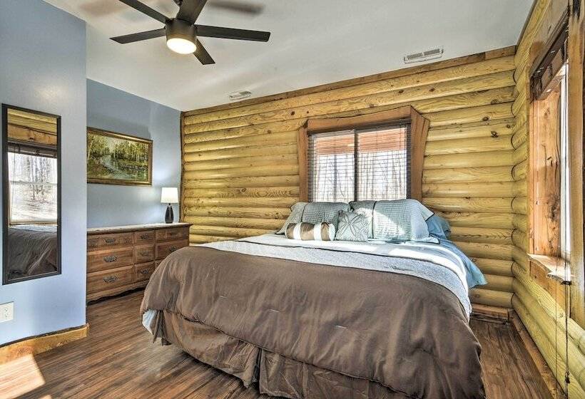 Stylish Creekside Cabin W/ Fire Pit Near Wineries