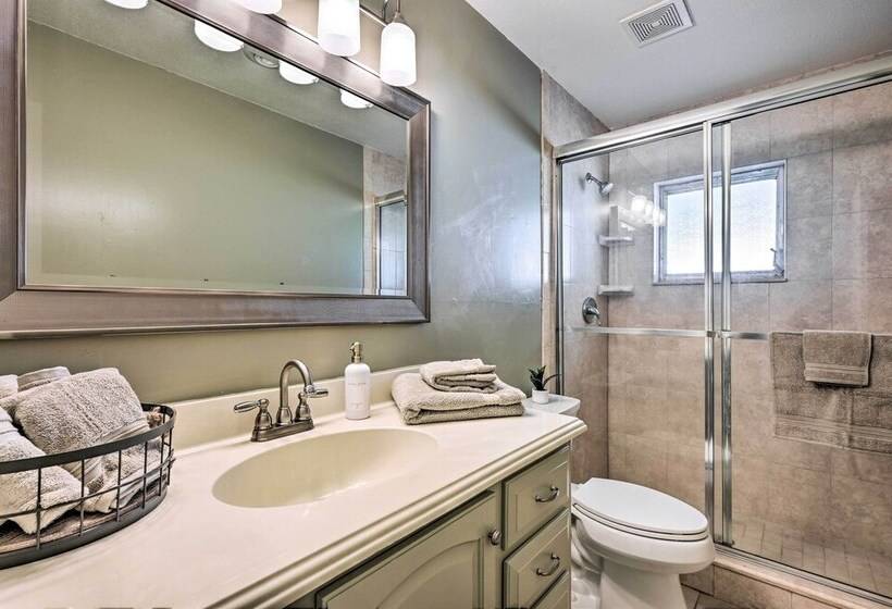 Private Dock + Grill: Sunny Lake Weir Retreat!