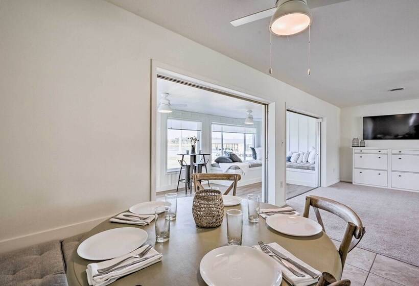 Private Dock + Grill: Sunny Lake Weir Retreat!