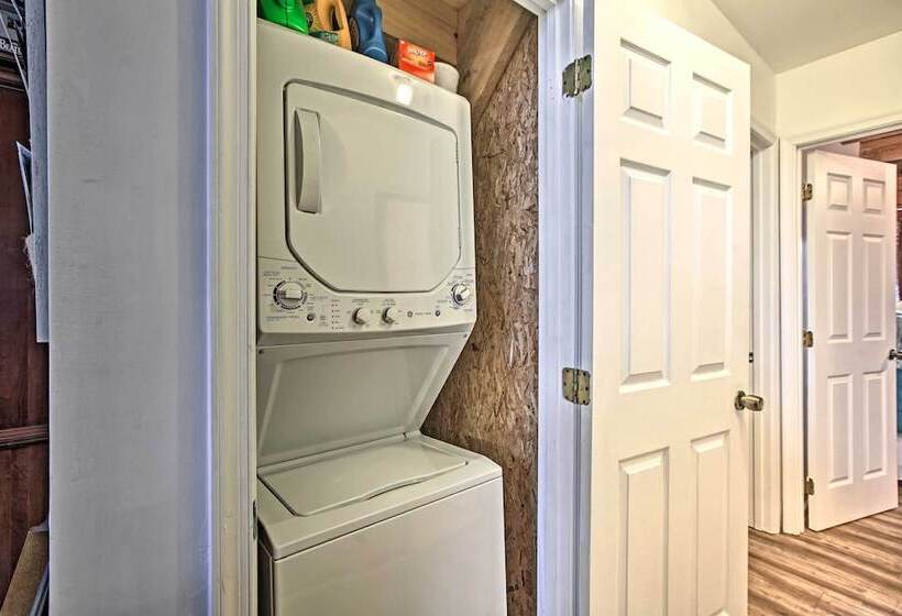 Wintergreen Home W/ Deck   Near Skiing & Hiking!