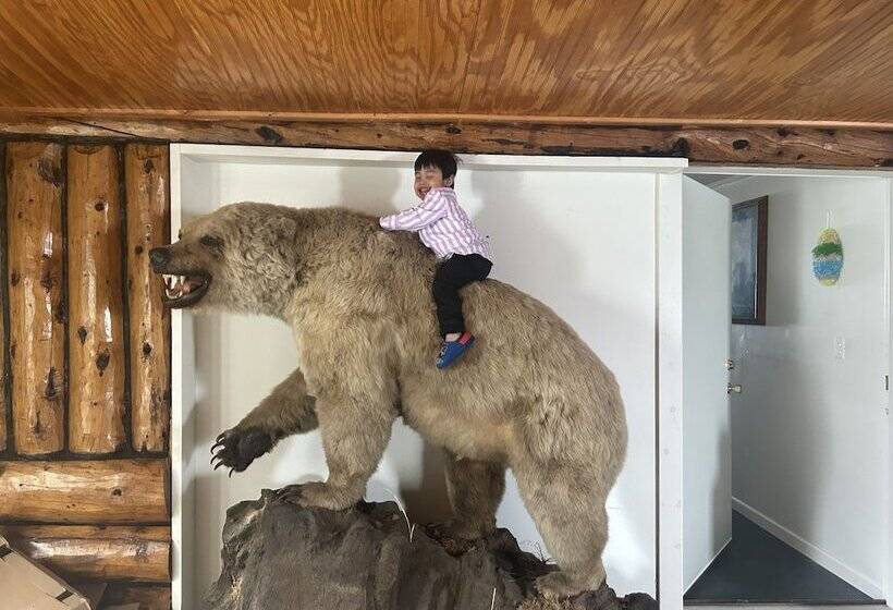 בית מלון כפרי Gunsight Mountain Lodge