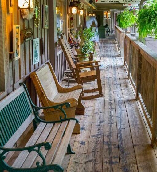 Mountain Harbor King Guest Room On Lake Ouachita By Redawning