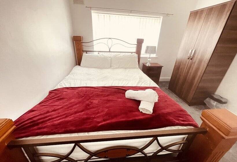 اقامتگاه Charming 3 Bed Holiday House In Birmingham