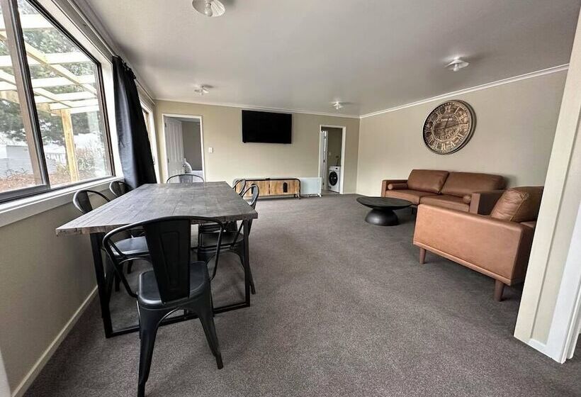 Курорт Lake Ruataniwha Holiday Park