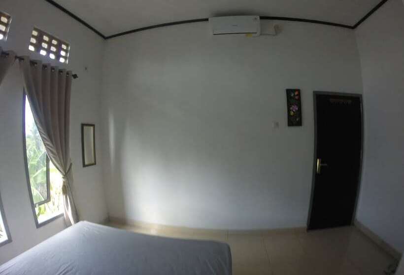 هتل Artha Homestay Tomia