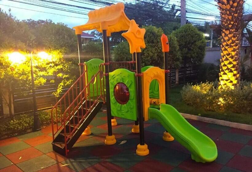 هتل Home Place  Lopburi