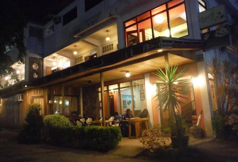 Antonios Pension House