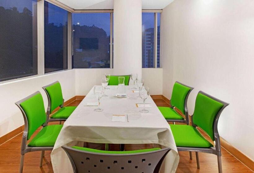 هتل La Quinta By Wyndham Medellin