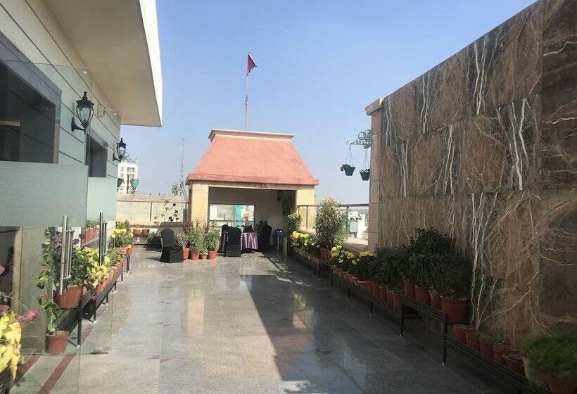 בית מלון כפרי Leela Grande