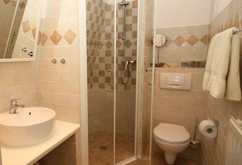 ホテル Pfälzer Hof