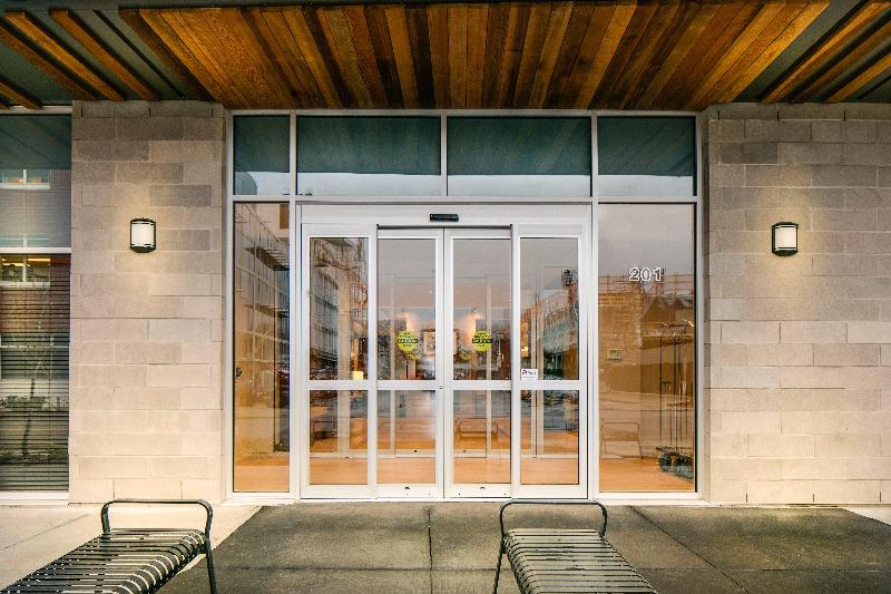 هتل Staybridge Suites Des Moines Downtown, An Ihg