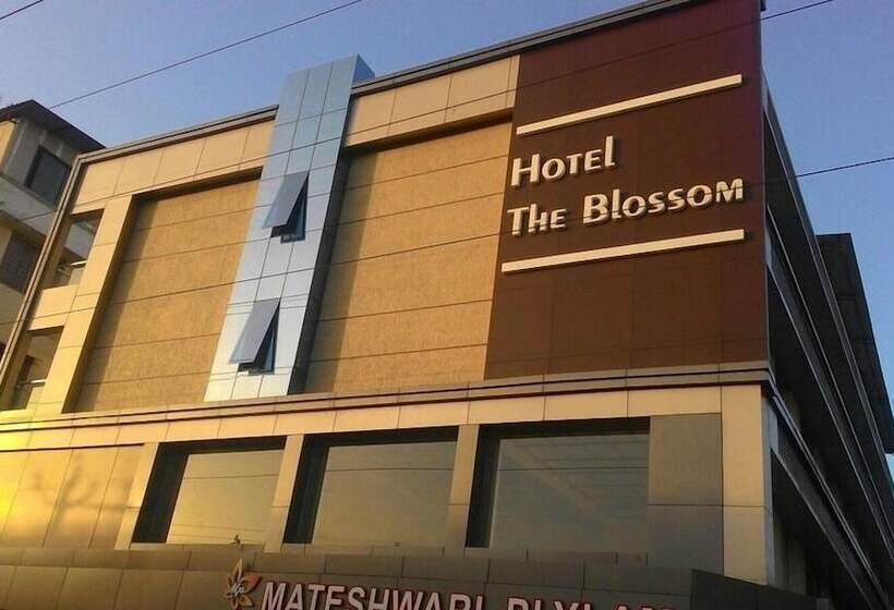 Отель The Blossom